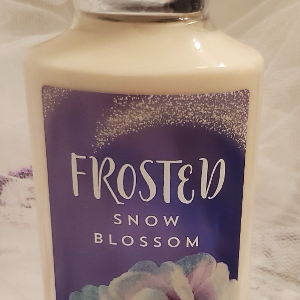 Bath & Body Works Frosted Snow Blossom Lotion - Purple and Cream
